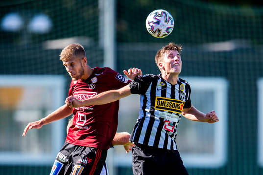 Landskronas Filip Olsson i nickduell mot Assyriska Alex