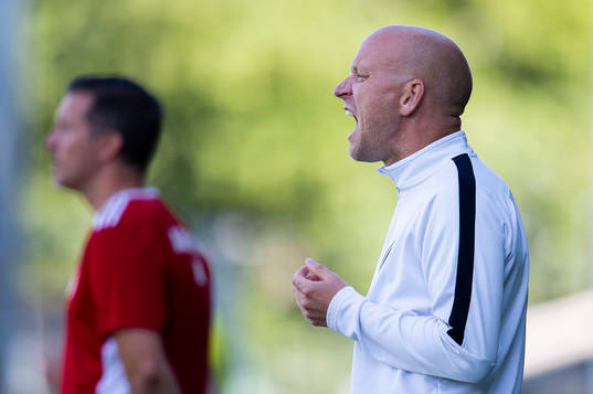 Landskronas tränare Billy Magnusson agerar