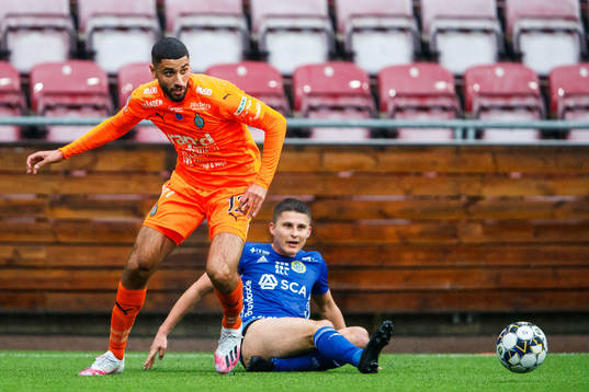 AFC Eskilstunas Pontus Rödin och Sundsvalls Johan Andersson