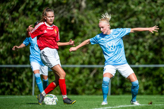 Klågerups Matilda Körbert mot Malmö FFs Melina Skarström