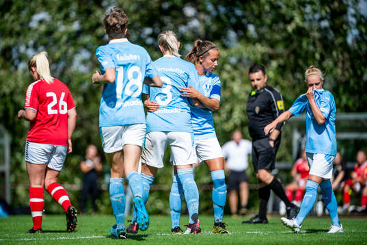 Malmö FFs Anna Hellsten, Emelie Erlandsson och Cornelia