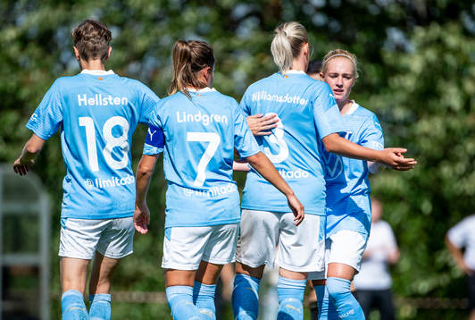 Malmö FFs Anna Hellsten, Emelie Erlandsson, Cornelia