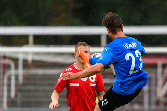 Degerfors Johan Bertilsson och Halmstads Dusan Djuric