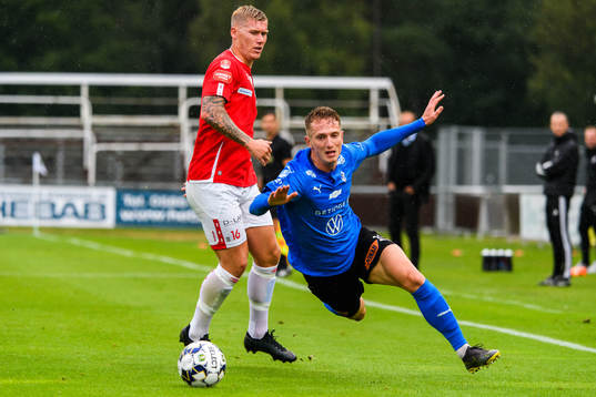 Degerfors Victor Edvardsen och Halmstads Andreas Bengtsson