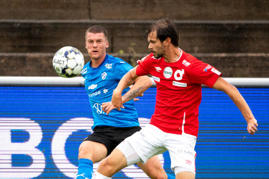 Halmstads Samuel Kroon och Degerfors Sebastian Olsson