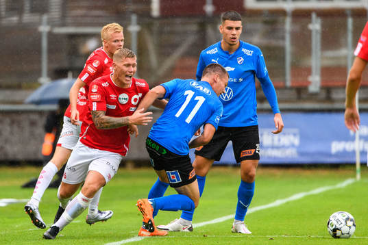 Degerfors Victor Edvardsen och Halmstads Samuel Kroon