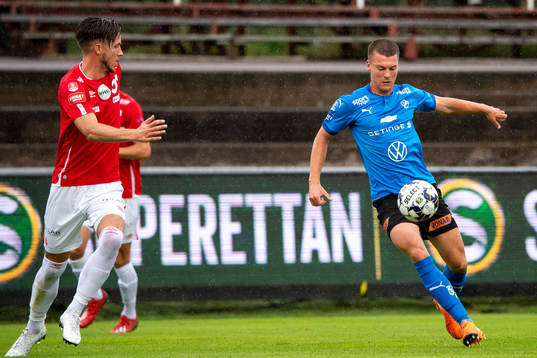 Degerfors Daniel Janevski och Halmstads Samuel Kroon