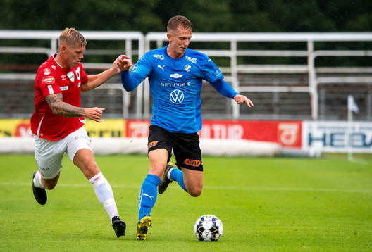 Degerfors Victor Edvardsen och Halmstads Andreas Bengtsson
