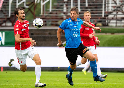 Degerfors Sebastian Olsson och Halmstads Mikael Boman