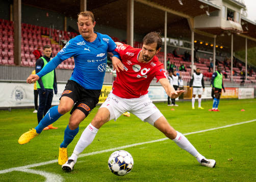 Halmstads Joel Allansson och Degerfors Sebastian Olsson