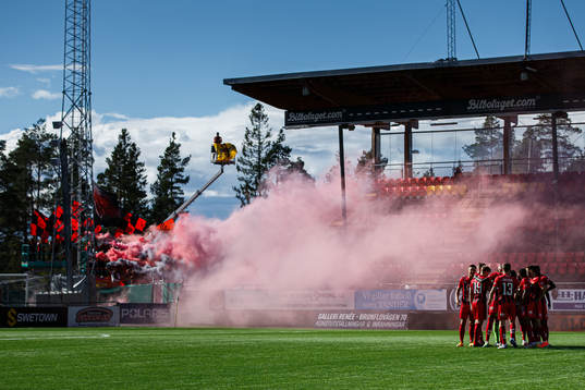 Bläddra bland fler bilder av Fotboll, Allsvenskan, Östersund - Falkenberg