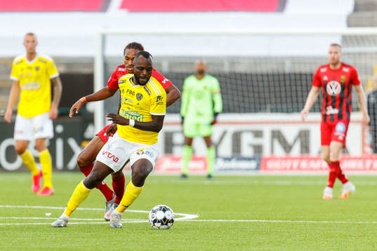 Falkenbergs John Chibuike och Östersunds Francis