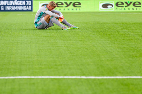Falkenbergs målvakt Johan Brattberg deppar