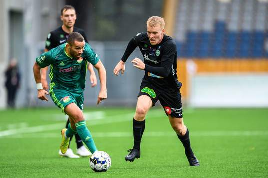 Dalkurds Malkolm Moenza och Västerås Simon Johansson
