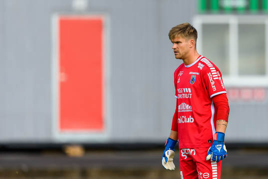 Sirius målvakt Lukas Jonsson deppar
