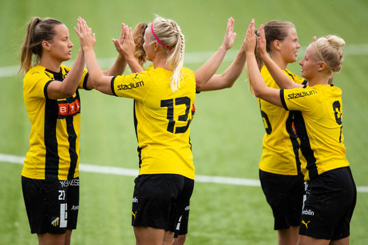 Häckens Emelie Pettersson, Ida Lindberg, Matilda Öst och