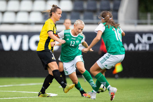 Häckens Emelie Pettersson och Zeniths Sara Baldebounder