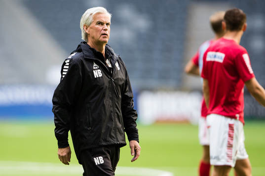 Kalmars tränare Nanne Bergstrand innan fotbollsmatchen i