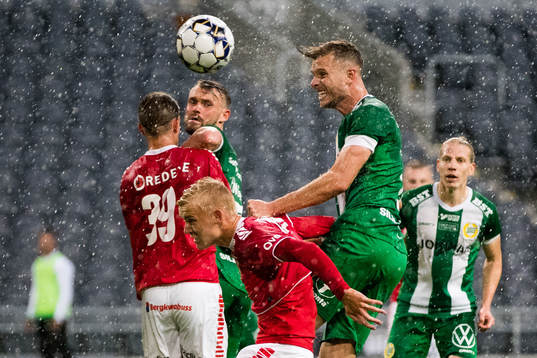 Kalmars Edvin Crona och Hammarbys Richard Magyar
