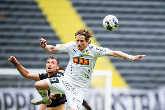 s Filip Rogic och Häckens Erik Friberg