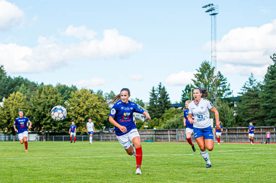 Tine Celine England Karstensen of Vålerenga and Marit