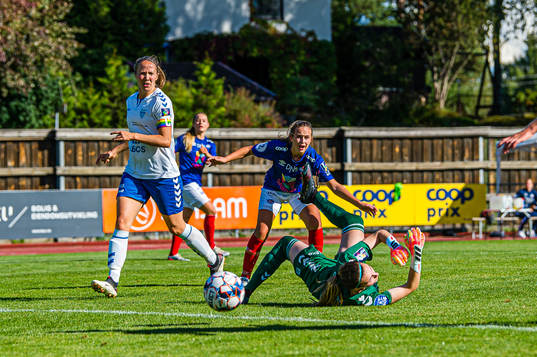 Maja Maria Staubo Nordahl of Kolbotn , Tine Celine England