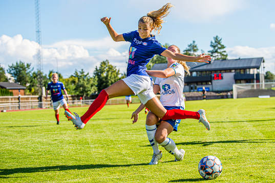 Bläddra bland fler bilder av Football, Toppserien, Kolbotn - Vålerenga