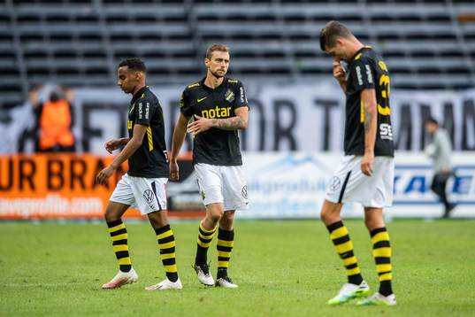 s Bilal Hussein, Filip Rogic och Mikael Lustig deppar