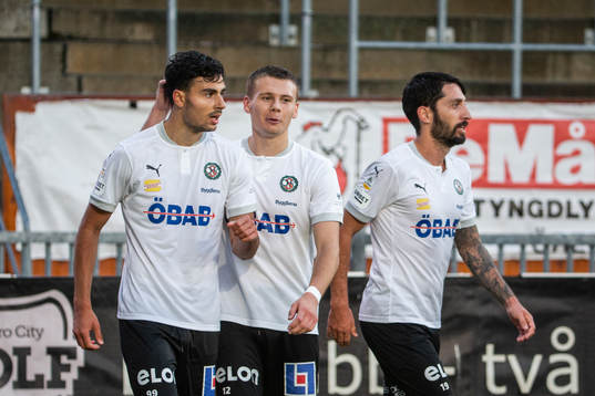 Örebros Deniz Hümmet jublar