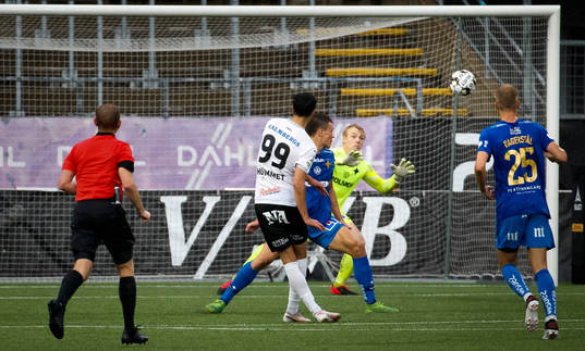 Örebros Deniz Hümmet gör 2-2 på IFK Norrköpings