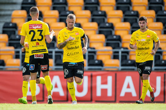 Mjällbys David Löfquist jublar