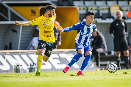 Mjällbys Kadir Hodzic  och IFK Göteborgs Tobias Sana