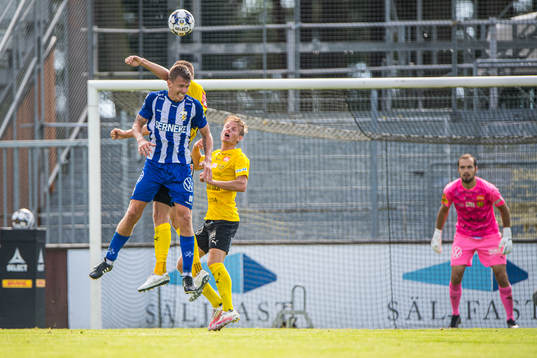 IFK Göteborgs Pontus Wernbloom  och Mjällbys Jesper