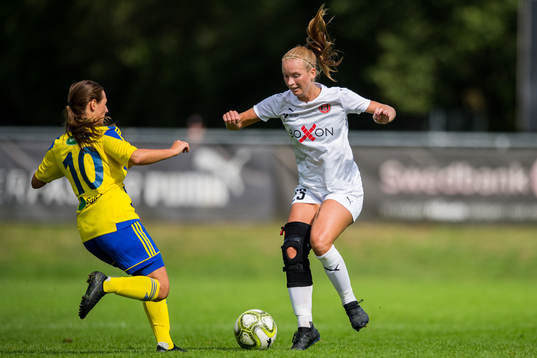 Eskilsminnes Emma Petrovic och Hittarps Maja Ahlm