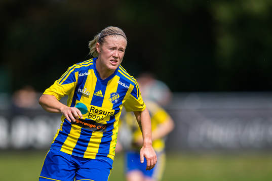 Eskilsminnes Julia Lennartsson