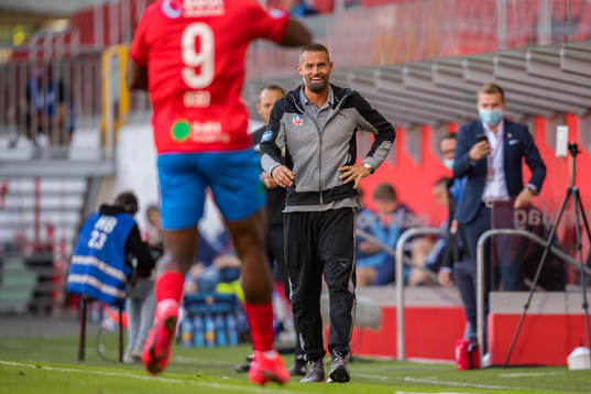 Helsingborgs tränare Olof Mellberg jublar