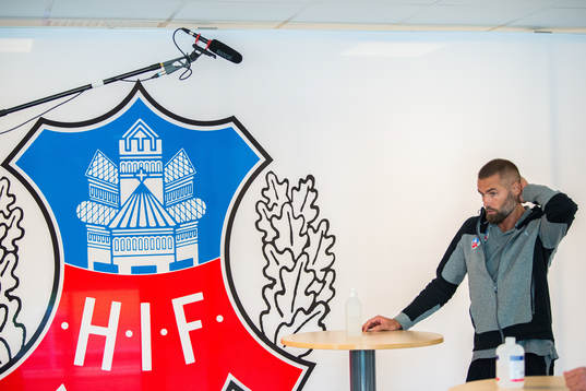 Helsingborgs tränare Olof Mellberg på presskonferensen