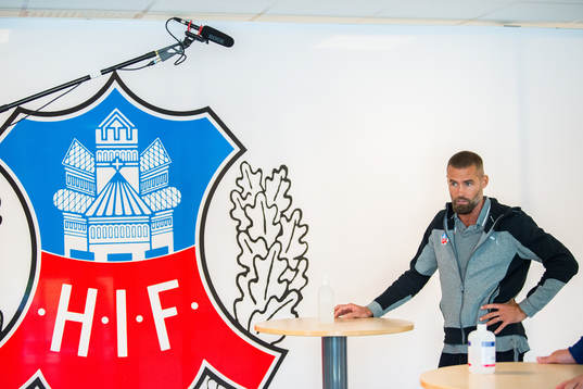 Helsingborgs tränare Olof Mellberg på presskonferensen