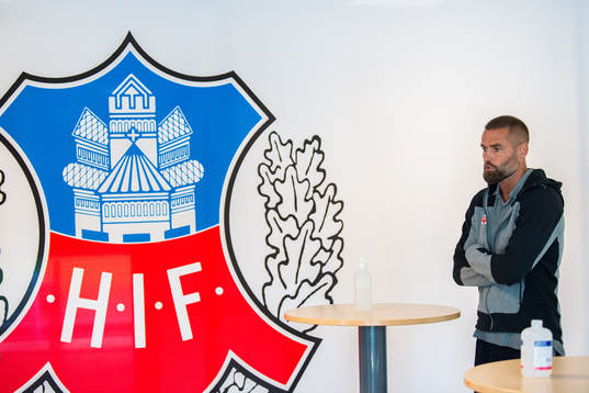 Helsingborgs tränare Olof Mellberg på presskonferensen