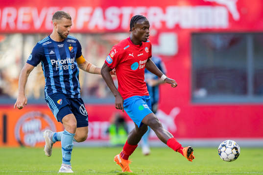 Djurgårdens Jesper Karlström och Helsingborgs Noel Mbo