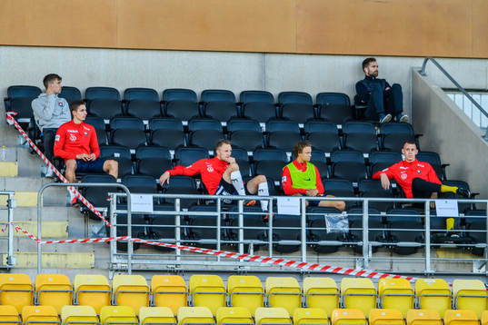 Örgrytes avbytare på läktaren