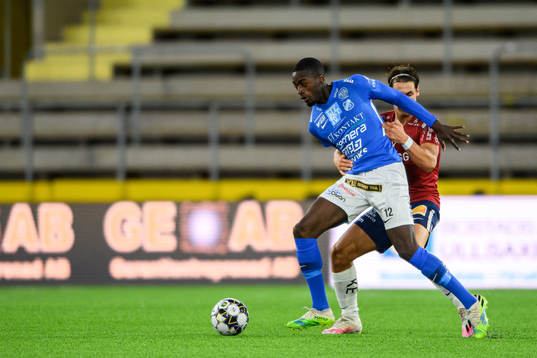 Norrbys Adil Titi och Örgrytes Kevin Ackermann