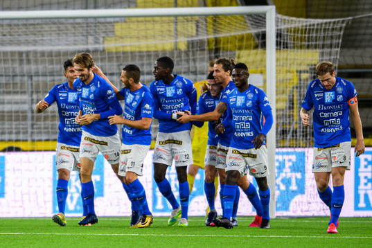 Norrbys Dardan Rexhepi jublar med lagkamrater