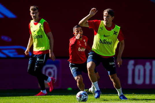 Omar Elabdellaoui and Sander Berge of the Norwegian