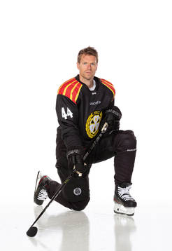 Brynäs Nicklas Danielssonposerar för ett porträtt