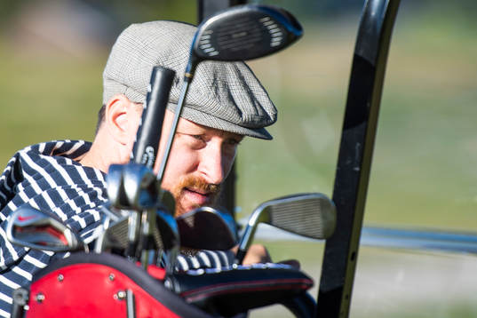 Luleås Linus Klasen spelar golf