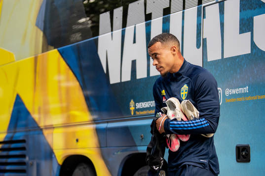 Robin Quaison of the Swedish national football team arrives