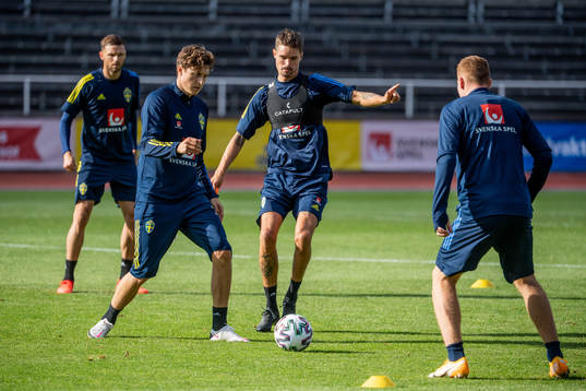 Victor Nilsson Lindelöf and Mikael Lustig of the Swedish