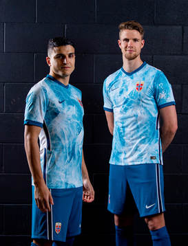 Mohamed "Moi" Elyounoussi and Kristoffer Ajer of the