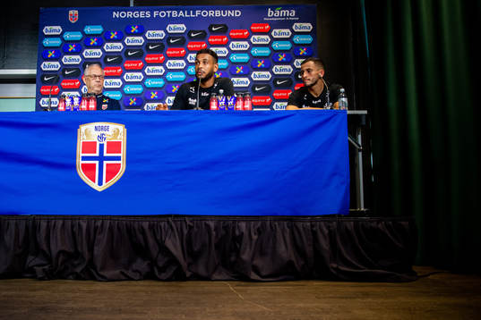 Lars Lagerbäck, head coach of Norway, Joshua King and Omar